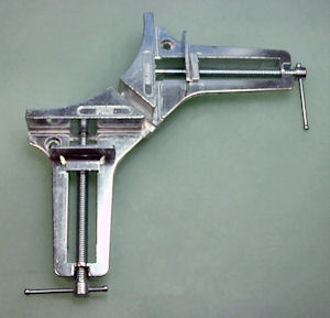 Corner clamp